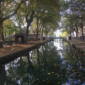  Apartment A Paris, Au Bord De L'eau